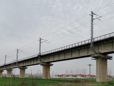 长恒货运跨线铁路桥多跨径非接触检测